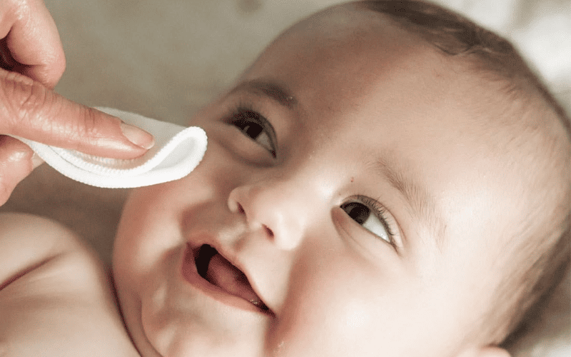 Cách Chọn Khăn Ướt Cho Bé Qua Bảng Thành Phần