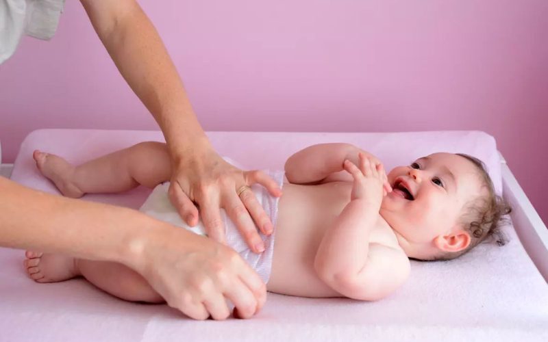 Lưu Ý Cho Bố Mẹ Khi Dùng Khăn Vải Khô Lúc Thay Bỉm
