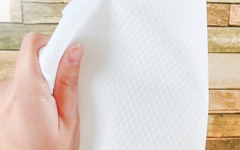 Nguy Cơ Tiềm Ẩn Khi Sử Dụng Khăn Giấy Ăn Kém Chất Lượng