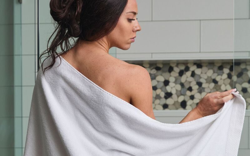 Dùng Khăn Tắm Khách Sạn Bị Gì. Những Rủi Ro Tiềm Ẩn Ít Ai Biết