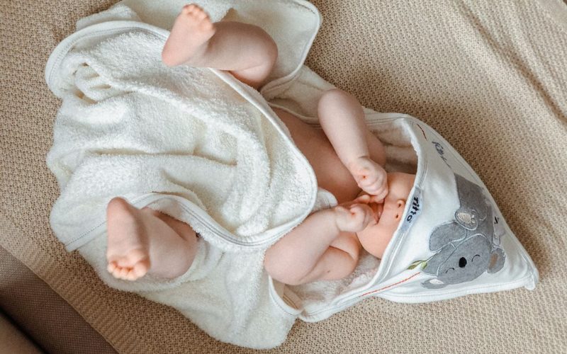 Lưu Ý Khi Lựa Chọn Khăn Tắm Cho Bé Khi Đi Du Lịch