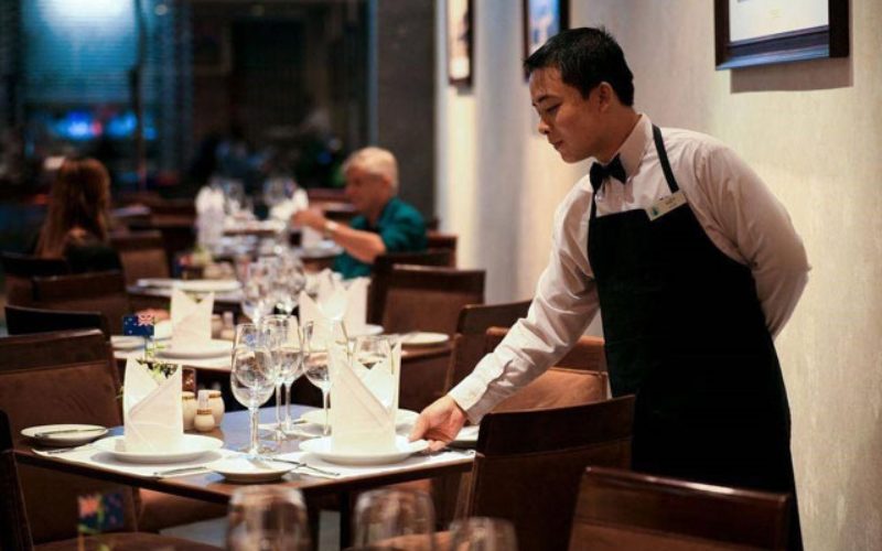 vệ sinh khăn lau bàn cho cửa hàng ăn uống