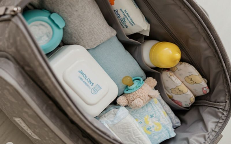 7 Vật Dụng Không Thể Thiếu Cho Bé Mà Mẹ Cần Nhớ Khi Chăm Sóc Em Bé