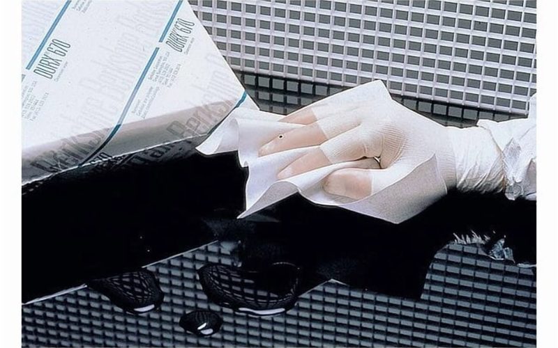 Mối Nguy Từ Khăn Lau Giá Rẻ Không Đạt Chuẩn Trong Nhà Máy